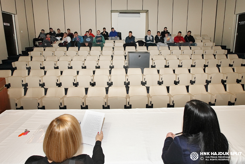 Predavanje omladinska škola