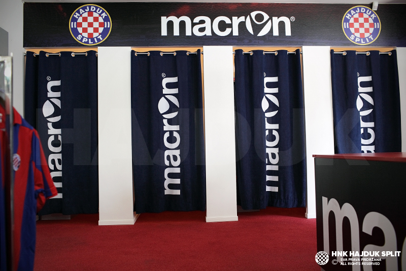 HNK Hajduk Split - [FAN SHOP] Posjetite Hajdukov Fan Shop u Trajektnoj luci  u Splitu.