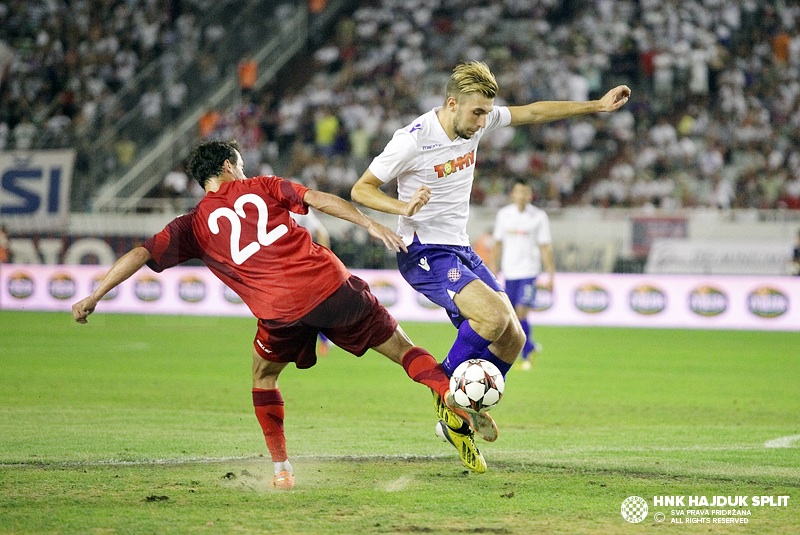 HNK Hajduk Split on X: Kraj prvog dijela na Poljudu: Hajduk - Gorica 1:0.  Ajmo Bijeli! 💪💪💪❤️💙 #samohajduk  / X