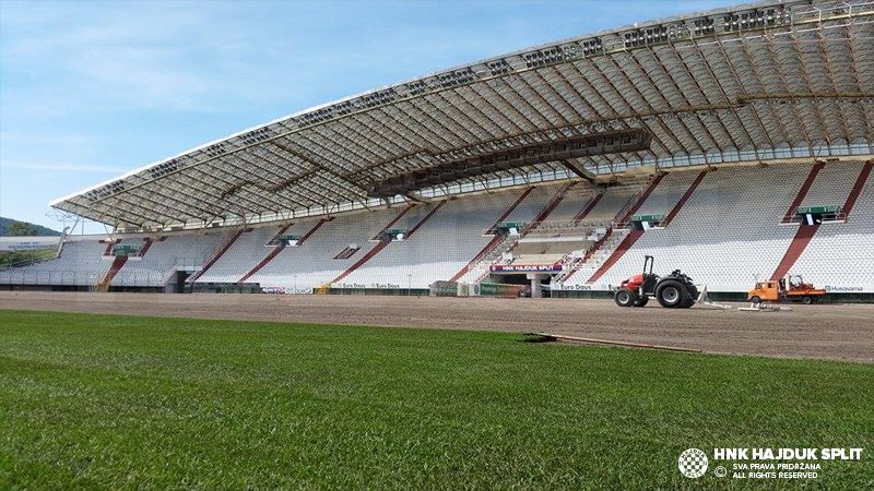 Postavljanje travnjaka na glavnom terenu Poljuda