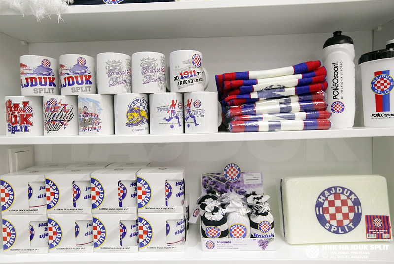 HNK Hajduk Split - [FAN SHOP] Posjetite Hajdukov Fan Shop u Trajektnoj luci  u Splitu.