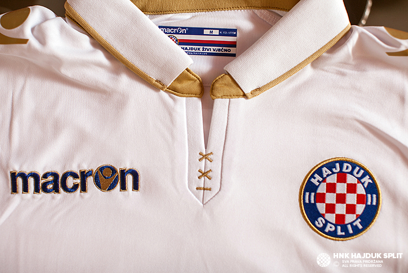2016-17 Hajduk Split Macron Away Shirt *BNIB* M 58087922