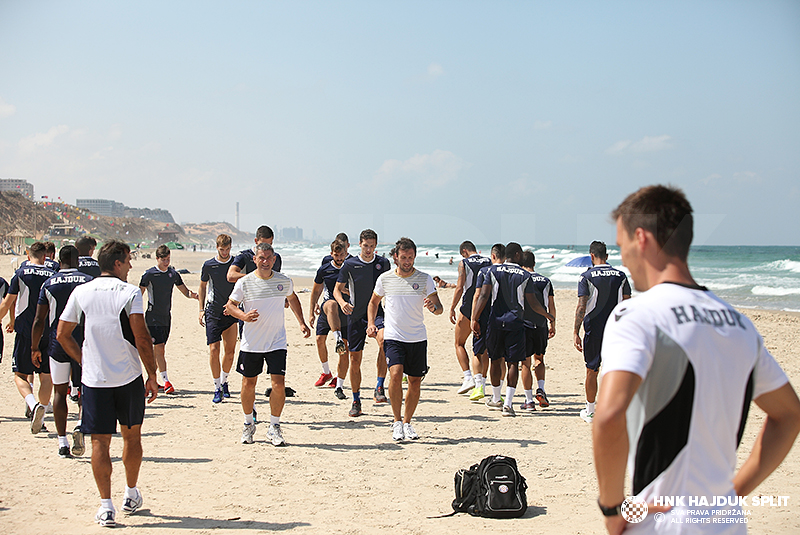 Aktivacijski trening na plaži u Herzliyi