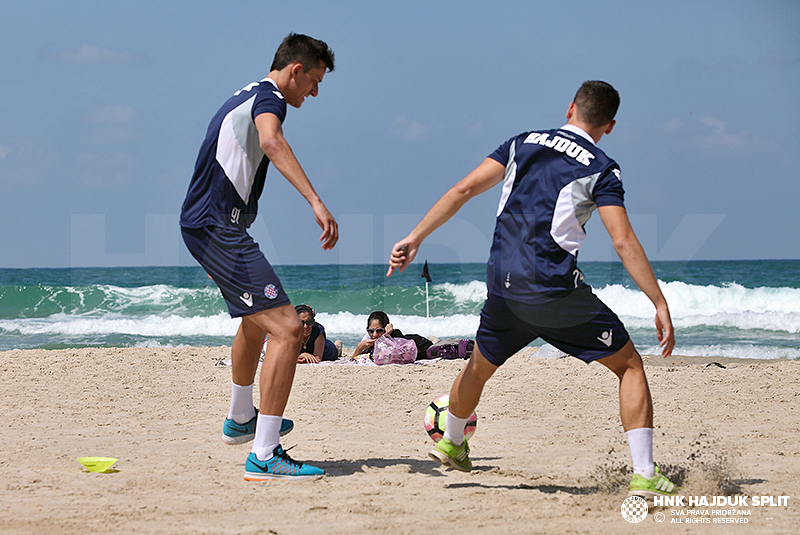 Aktivacijski trening na plaži u Herzliyi