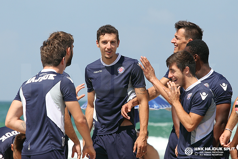 Aktivacijski trening na plaži u Herzliyi