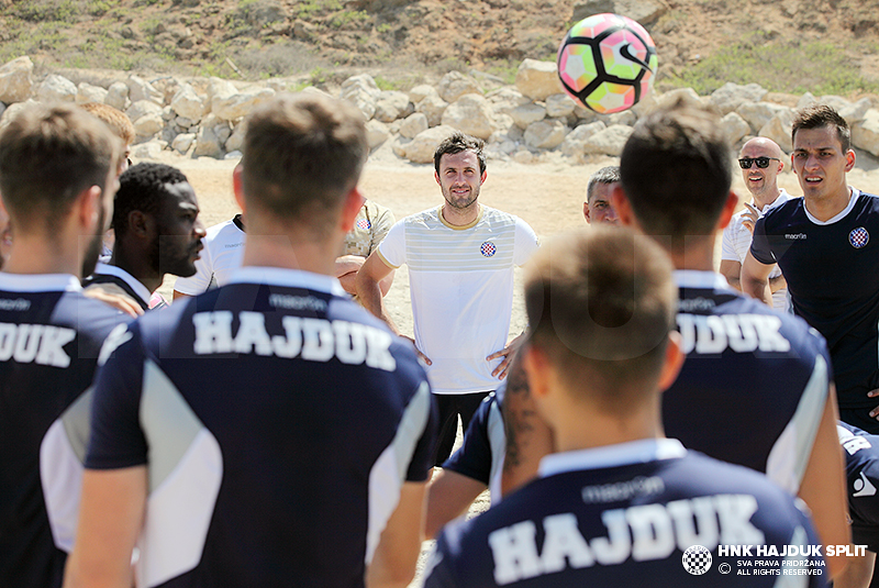 Aktivacijski trening na plaži u Herzliyi