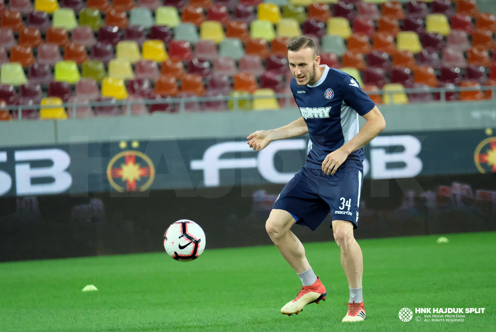 Službeni trening na stadionu Arena Nationala