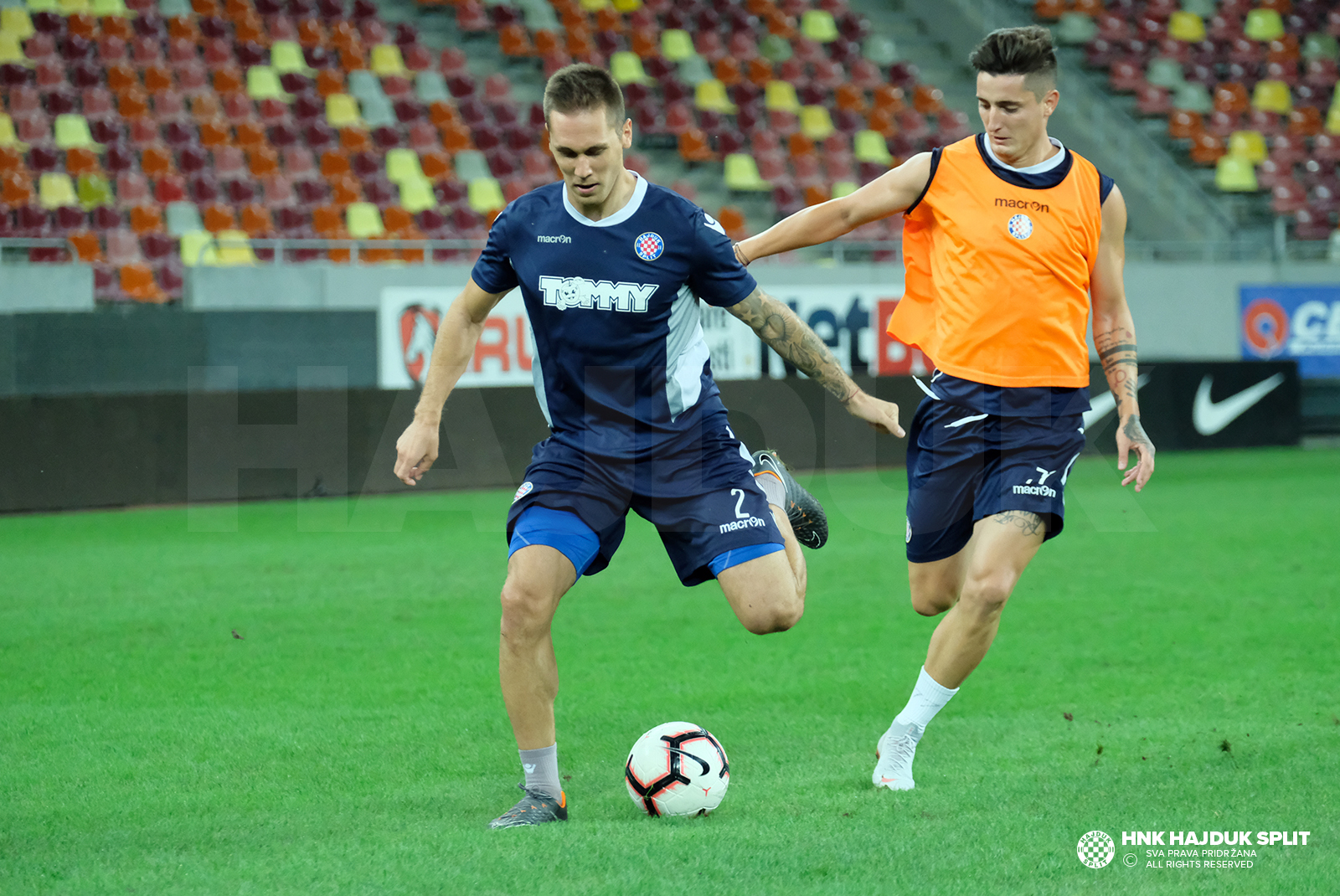 Službeni trening na stadionu Arena Nationala