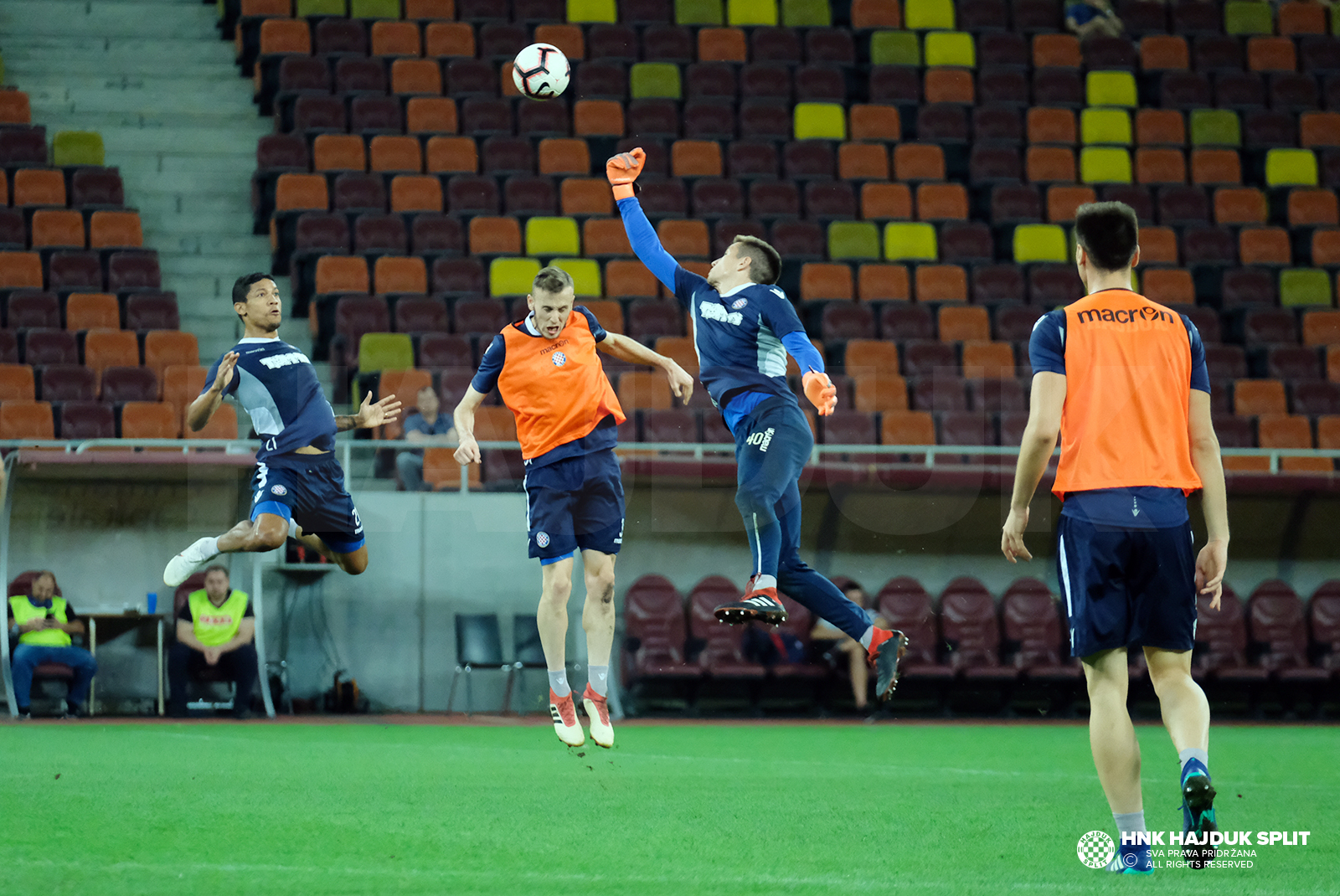 Službeni trening na stadionu Arena Nationala