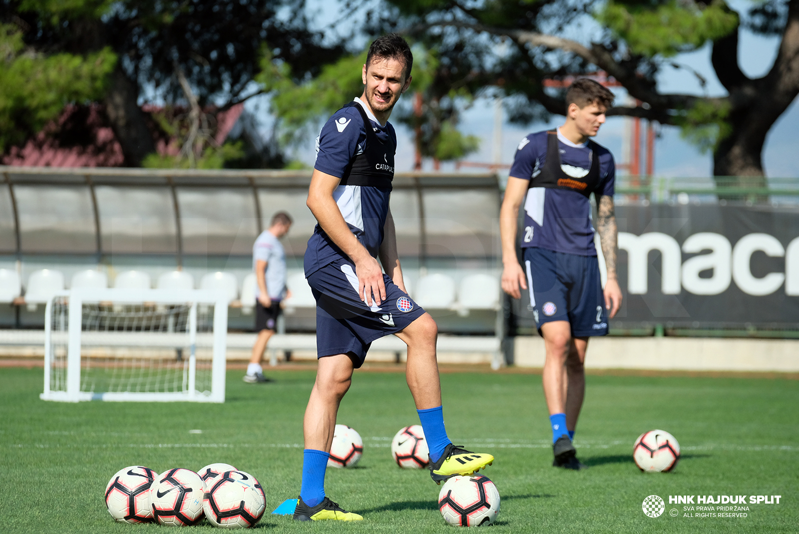 Jutarnji trening na pomoćnom igralištu