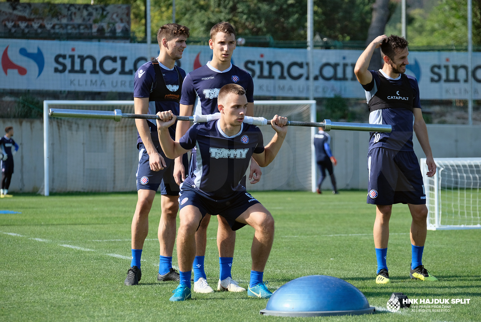 Jutarnji trening na pomoćnom igralištu