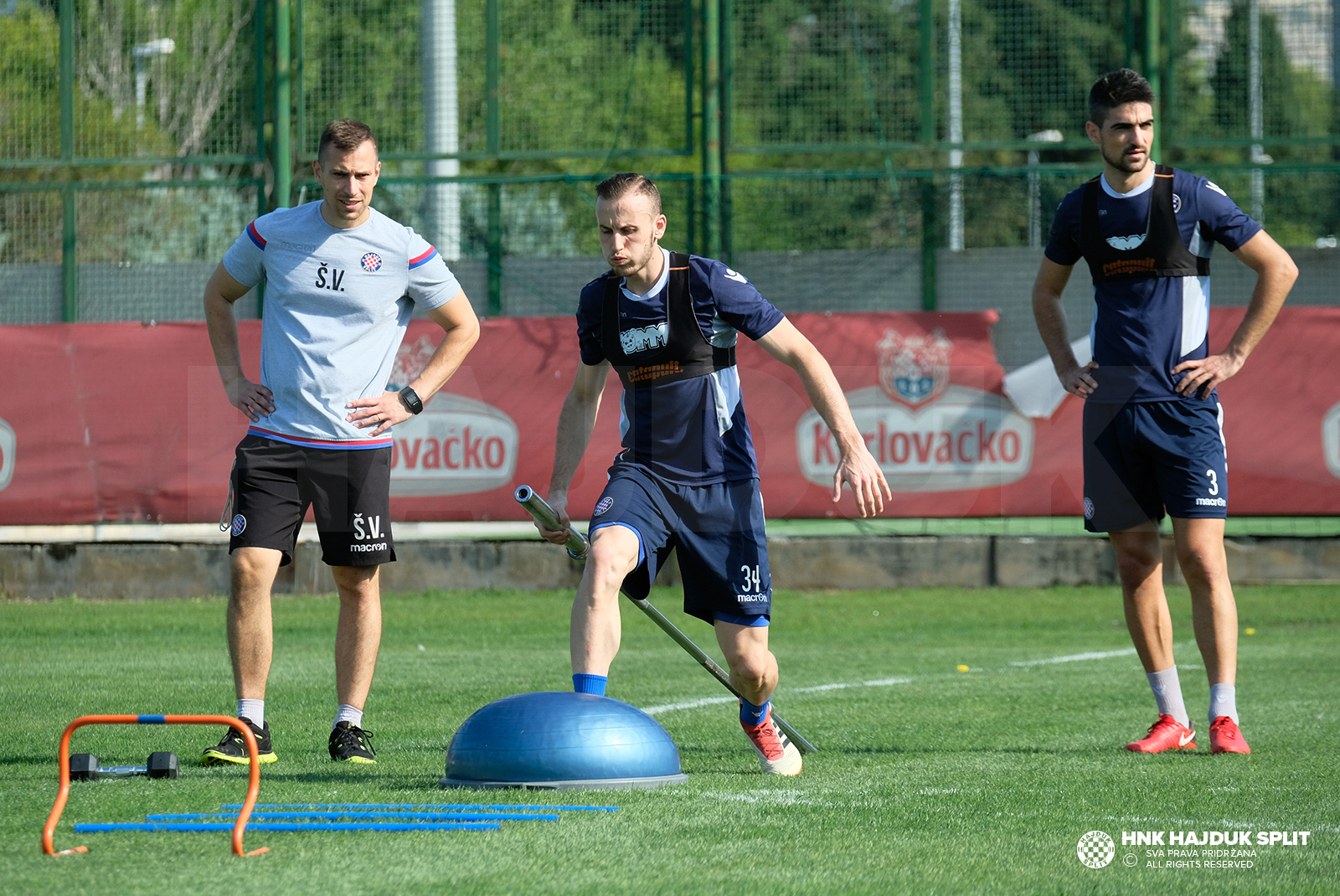 Jutarnji trening na pomoćnom igralištu