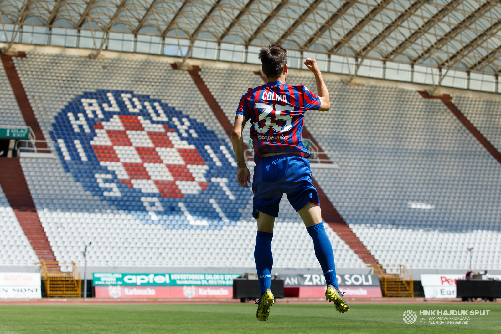 Official  Augsburg sign David Colina from Hajduk Split - Get German  Football News