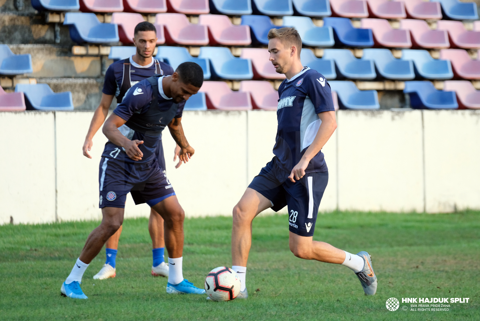 Filip Bradarić odradio prvi trening s Bijelima