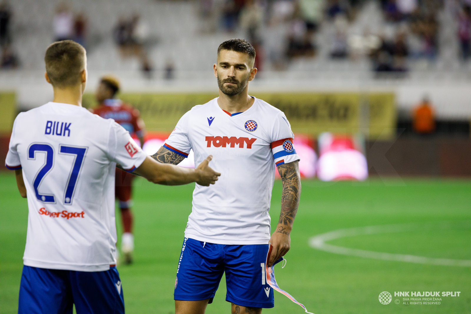 Nogometni susret visokog rizika između HNK Rijeka i HNK Hajduk Split - Glas  Istre