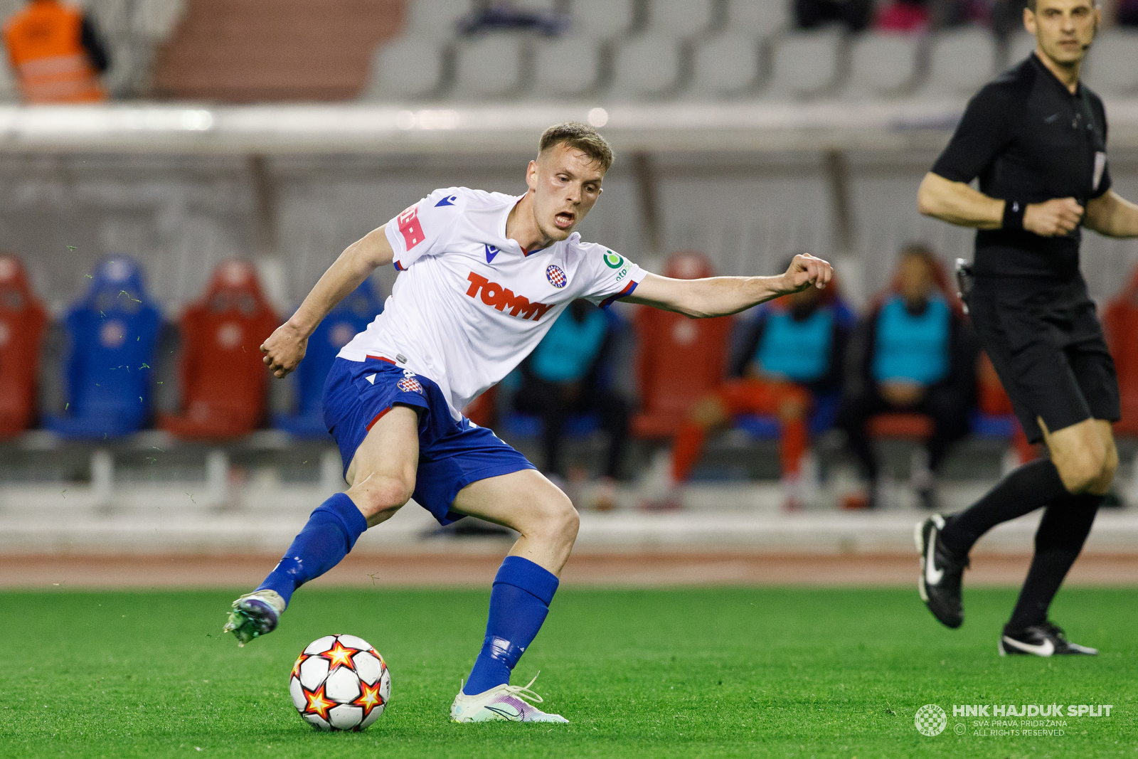 HNK Hajduk Split on X: Kraj prvog dijela na Poljudu: Hajduk - Gorica 1:0.  Ajmo Bijeli! 💪💪💪❤️💙 #samohajduk  / X