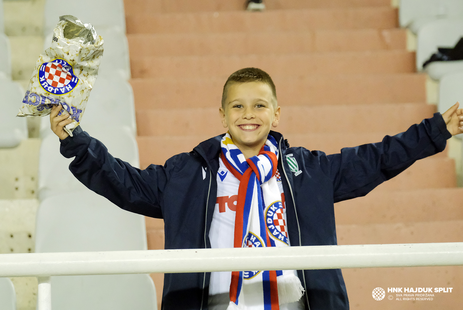 HNK Hajduk Split on X: Kraj prvog dijela na Poljudu: Hajduk - Gorica 1:0.  Ajmo Bijeli! 💪💪💪❤️💙 #samohajduk  / X