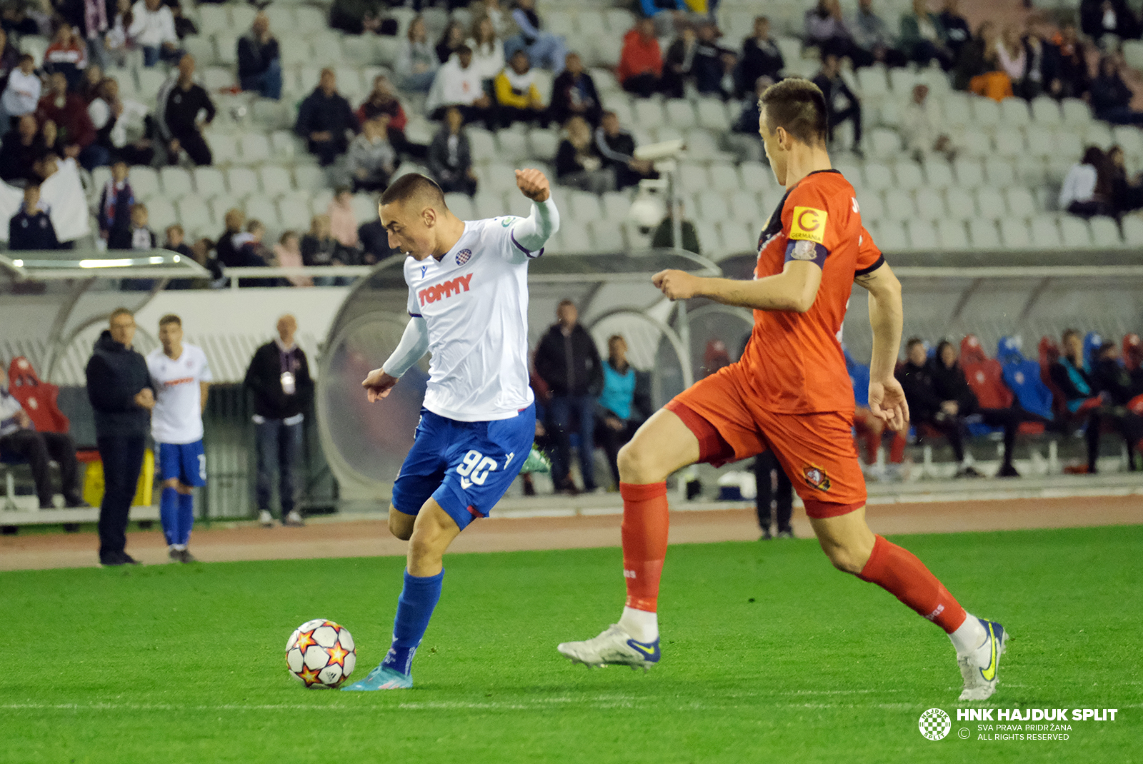 HNK Hajduk Split on X: Kraj prvog dijela na Poljudu: Hajduk - Gorica 1:0.  Ajmo Bijeli! 💪💪💪❤️💙 #samohajduk  / X