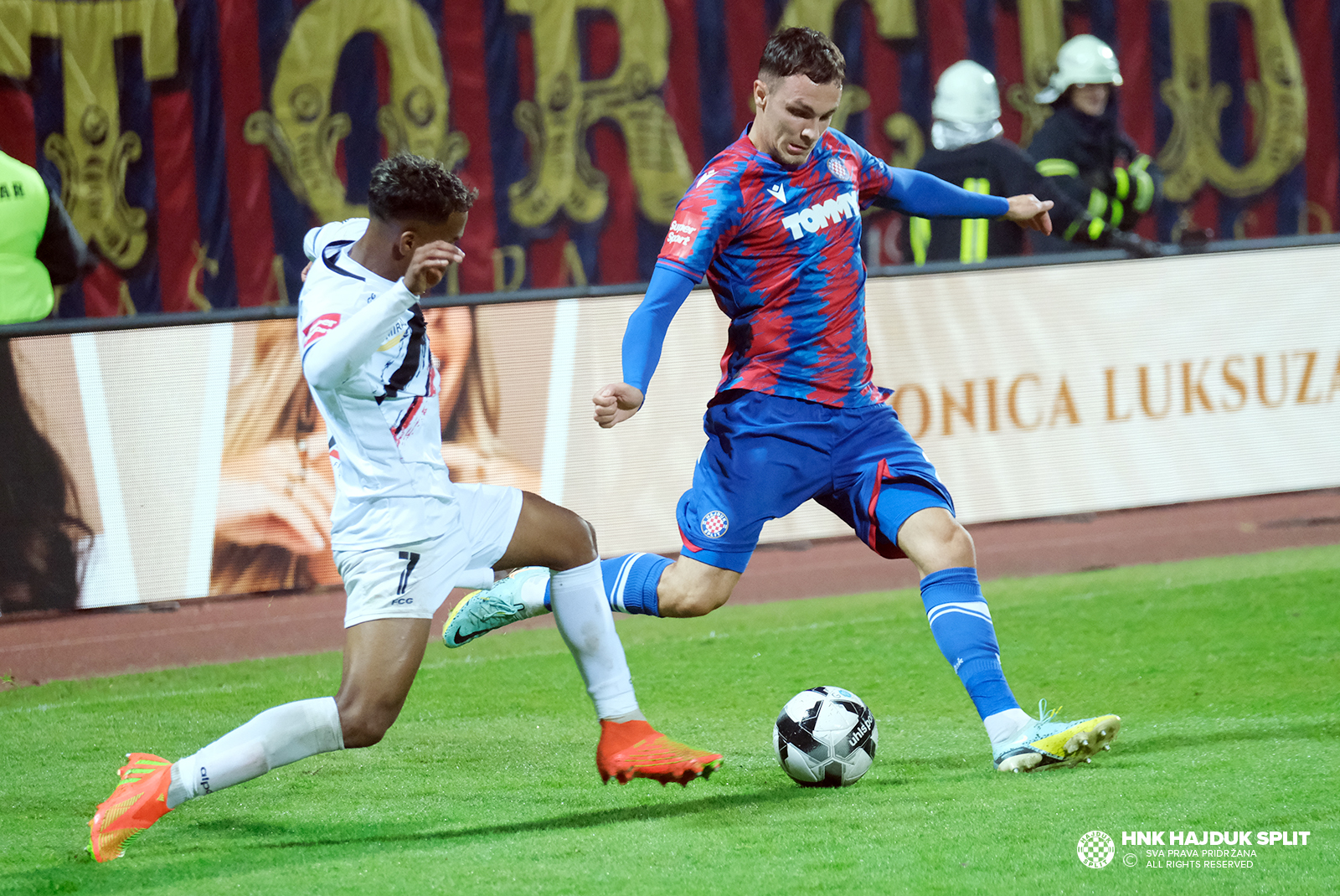 HNK Hajduk Split on X: Kraj prvog dijela na Poljudu: Hajduk - Gorica 1:0.  Ajmo Bijeli! 💪💪💪❤️💙 #samohajduk  / X