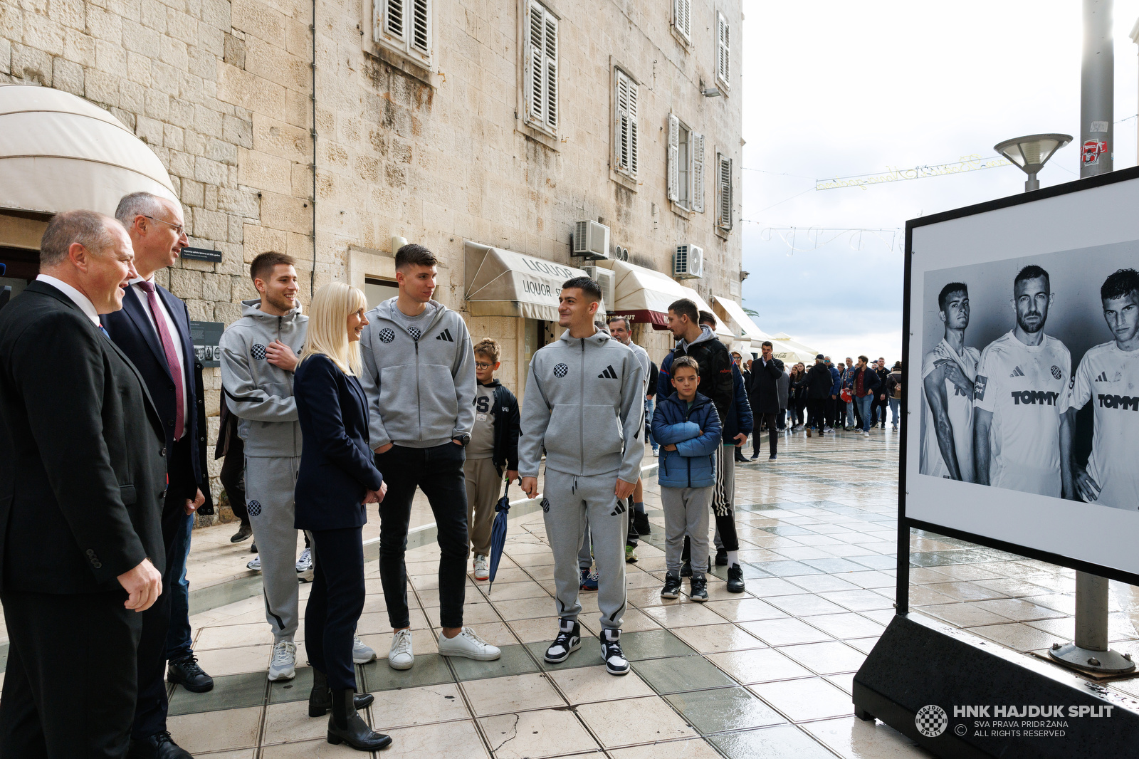 Svečano otvoren Hajduk Fan shop na Rivi i predstavljen novi kalendar Hajduka za 2025. godinu