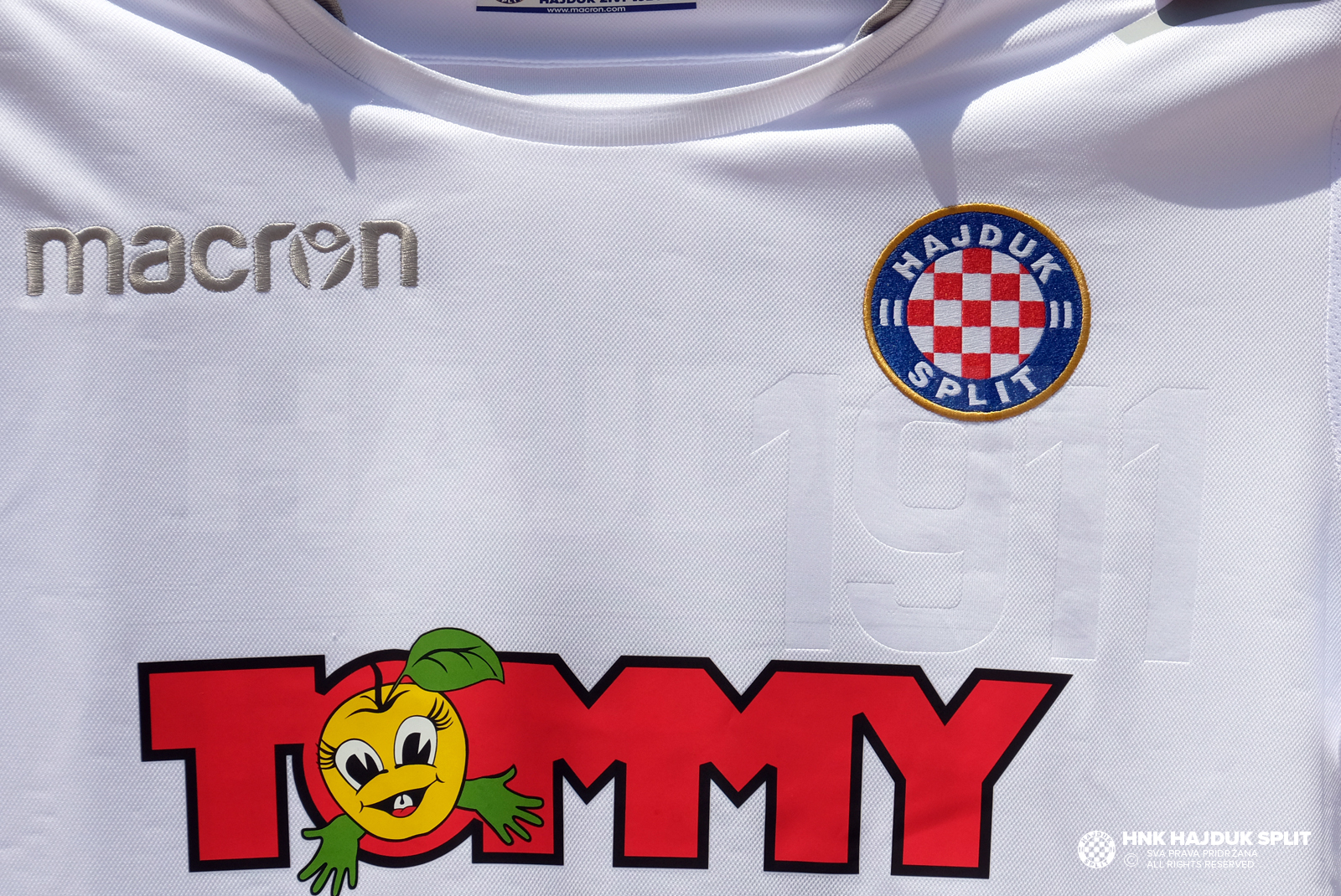 Camiseta suplente Macron del Hajduk Split 2017/2018