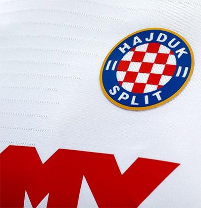 Camisa titular do Hajduk Split 2022-2023 é revelada pela Macron