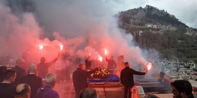 Jure,  Hajduk je za tvog života bio smisao pa neka tako ostane i u vječnosti!