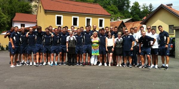 Bijeli u Samoboru, odmor na pola puta