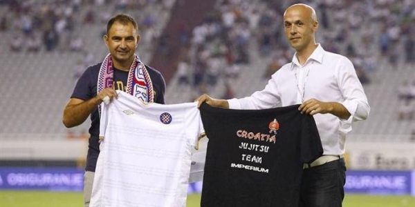 Svjetskom prvaku Znaoru čestitke i najdraži dres