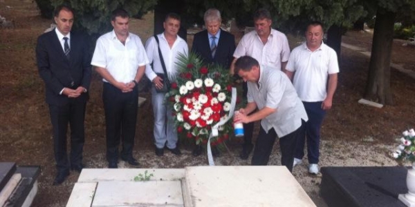 Hajduk i GOŠK položili vijenac na Ankovićev grob