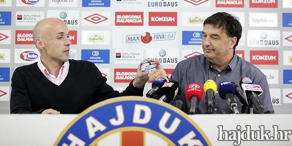 Mišo preuzeo svoju člansku iskaznicu