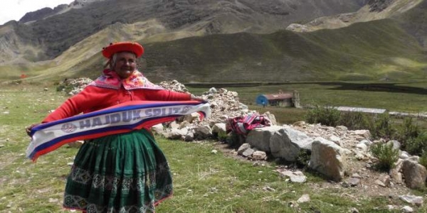 Uz Bijele u Peruu, Boliviji, Kanadi, Africi, N. Zelandu...