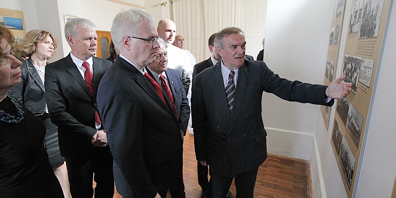 Predsjednik Josipović na Visu otvorio izložbu o Hajduku
