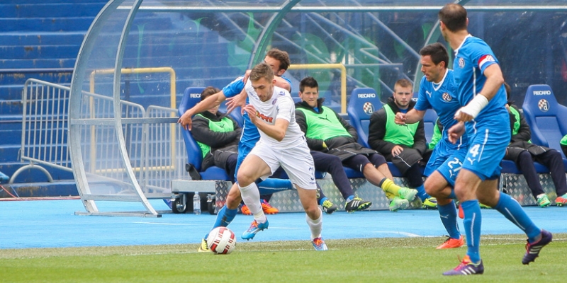 Derbi prekinut u 85. minuti kod rezultata Dinamo (Z) - Hajduk 1:0