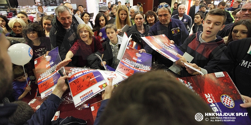 U prodaji službeni kalendar HNK Hajduk 2015.