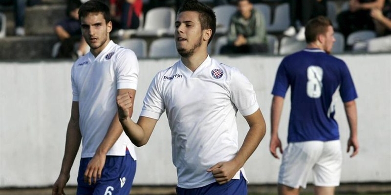 Hajduk II sa šest juniora i kadetom na vratima pobijedio vodećeg Mosora