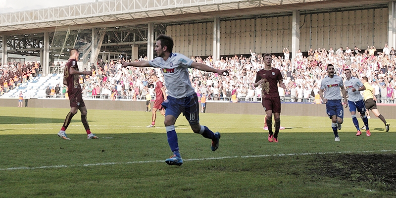 Mijo Caktaš holds a record with 42 season caps