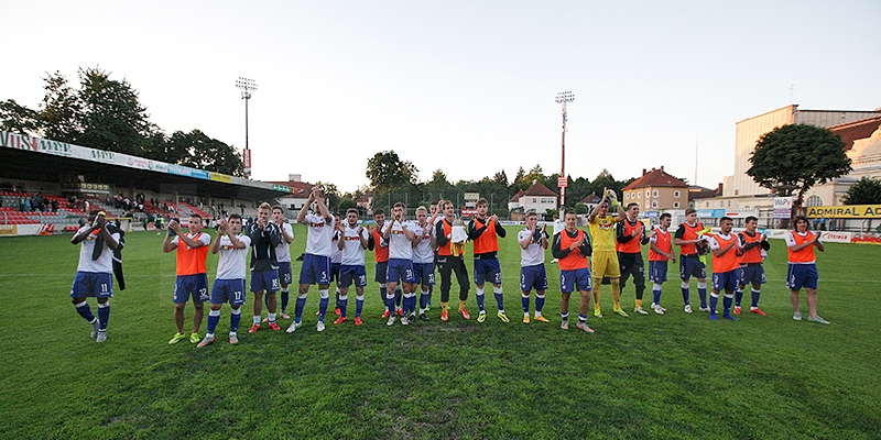 Pogledajte fotoreportažu sa sinoćnje utakmice u Steyru