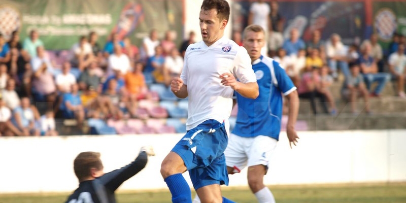 Tonći Mujan dvostruki strijelac