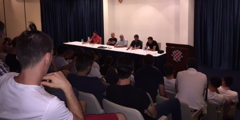 U petak navečer održana tradicionalna Ćakula s navijačima