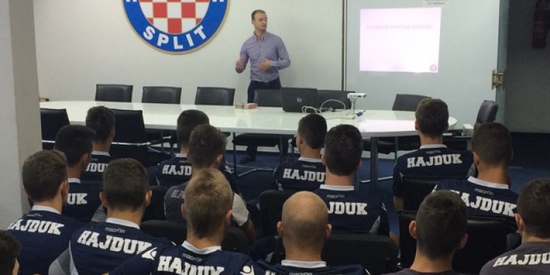 Nogometaši Hajduka II na predavanju Aspire
