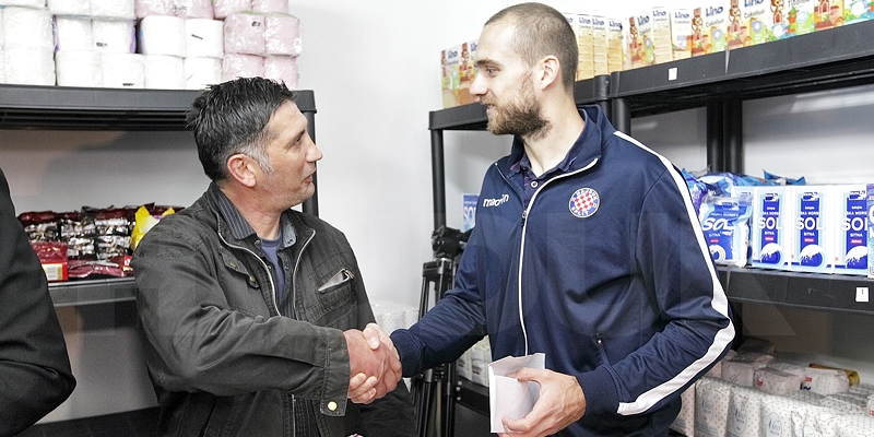 Hajdukovci u akciji za splitske beskućnike