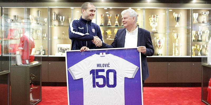 Goranu Miloviću čestitke i dres za 150. nastup za Hajduk