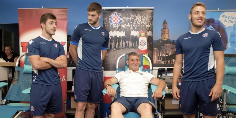 Predsjednik Kos darivao krv, akciju podržali trener i igrači