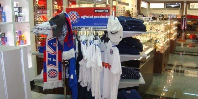 Proširen asortiman ponude Hajdukovih službenih proizvoda u Zračnoj luci Split