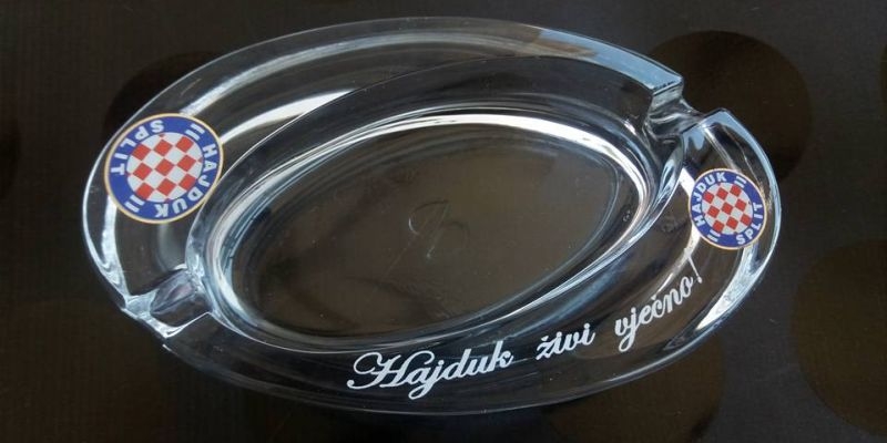 Novi suvenir u ponudi – staklena pepeljara