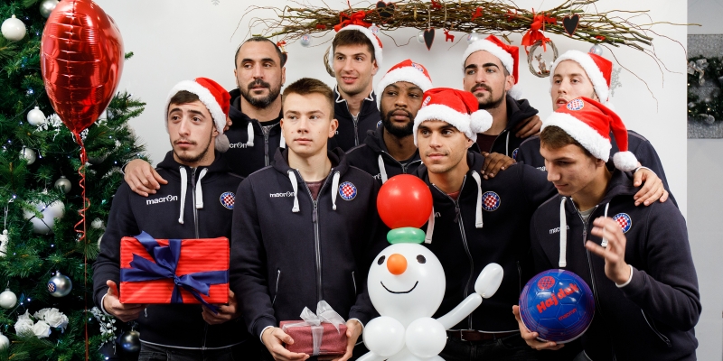 Pogledajte kako je proteklo snimanje ovogodišnje božićne video-čestitke