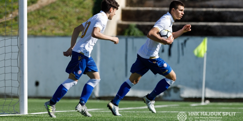 Juniori igraju prijateljsku utakmicu protiv vršnjaka iz Dugopolja