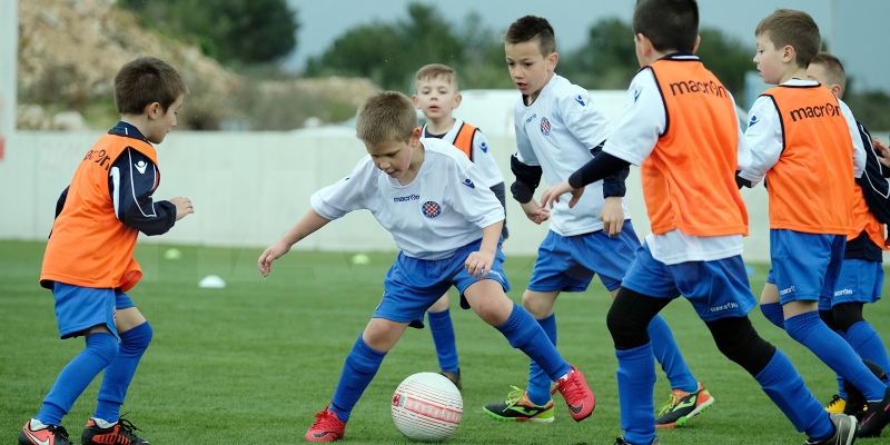 Hajduk organizira nogometni kamp za dječake u Kaštel Gomilici