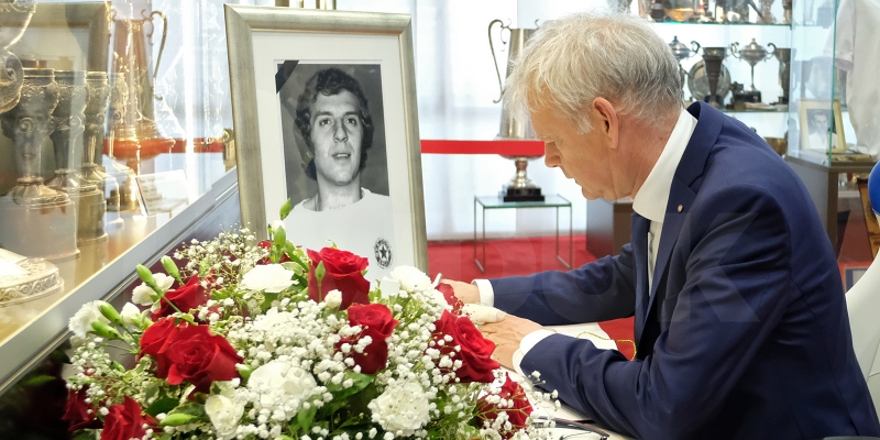 Otvorena Knjiga sućuti, prvi se upisali čelnici Kluba i veterani...